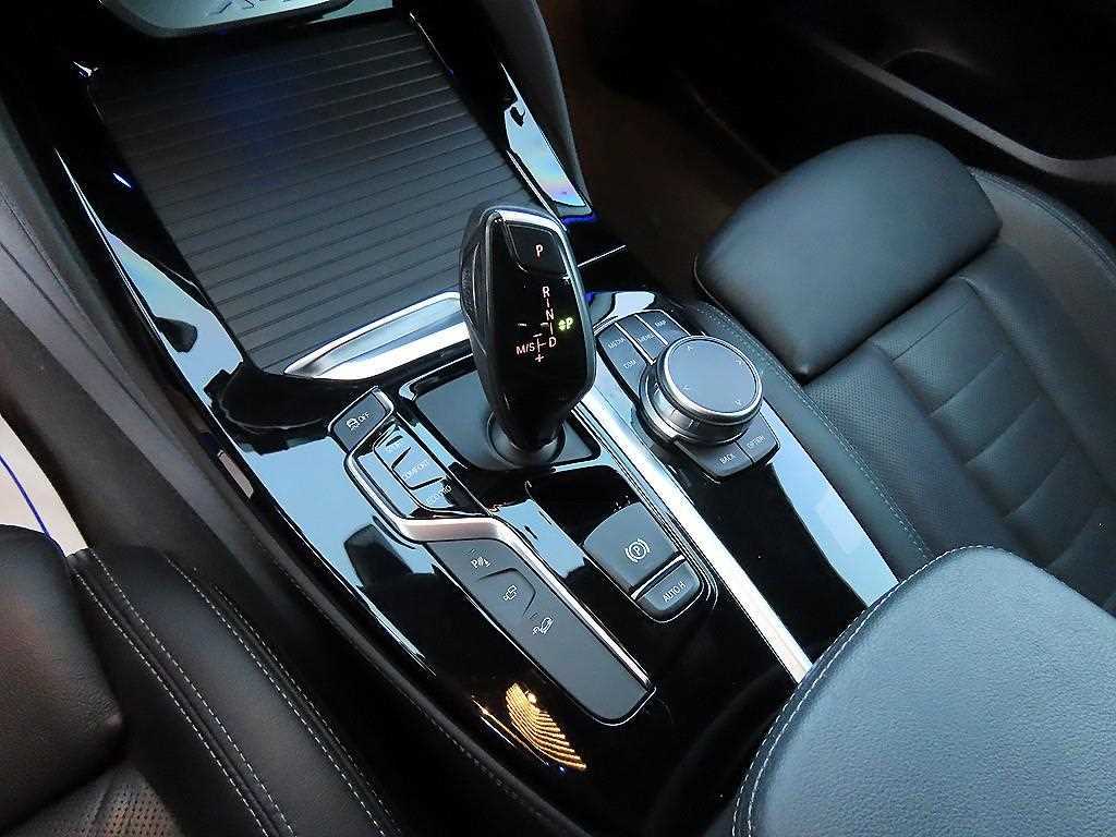 BMW X4 — photo 11