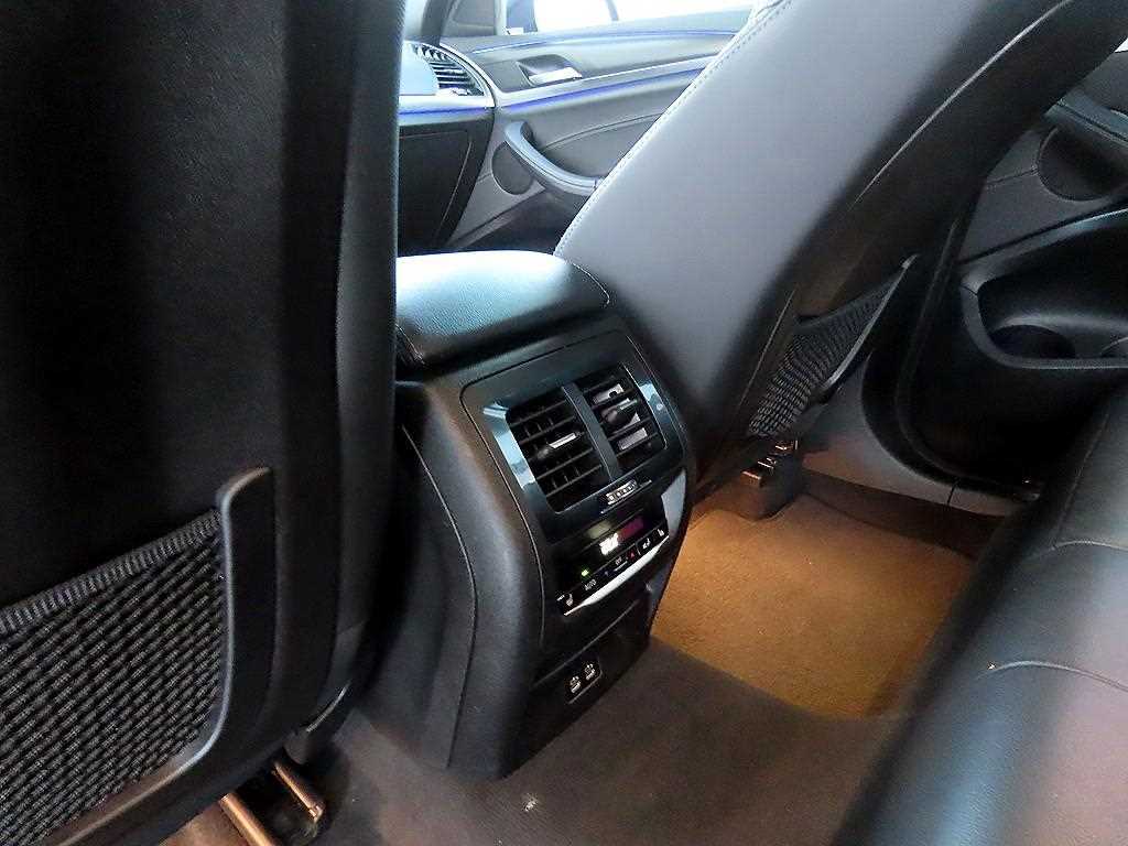 BMW X4 — photo 15