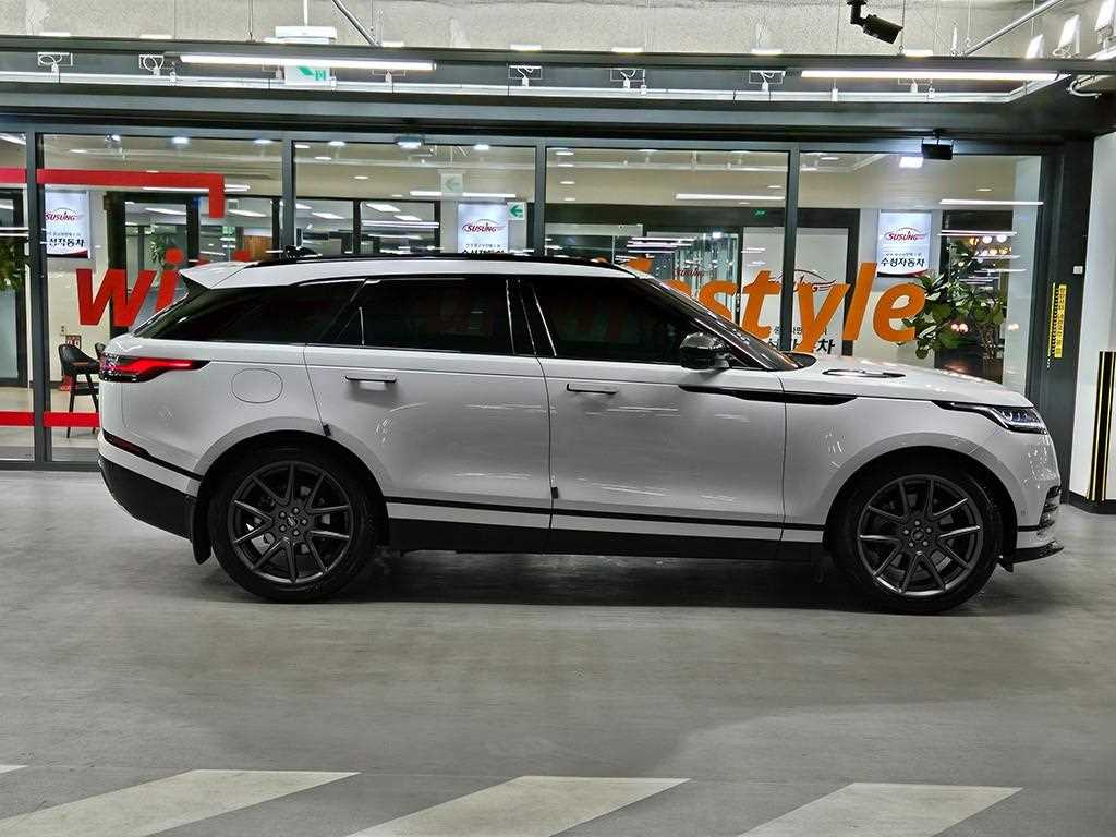 Land Rover Range Rover Velar — photo 03