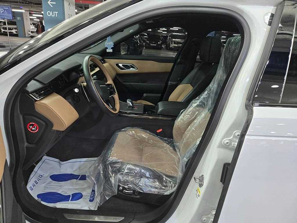 Land Rover Range Rover Velar — photo 06