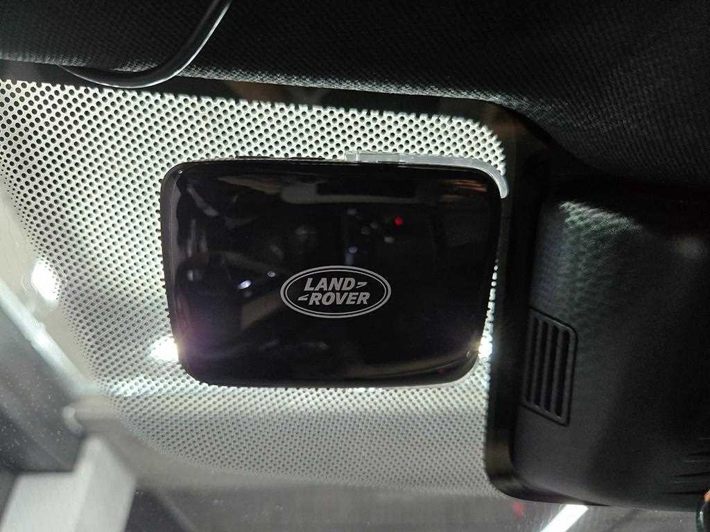 Land Rover Range Rover Velar — photo 15