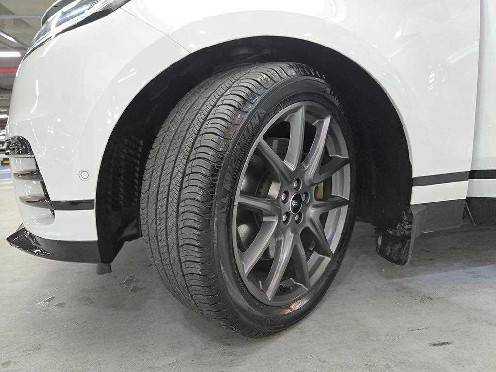 Land Rover Range Rover Velar — photo 20