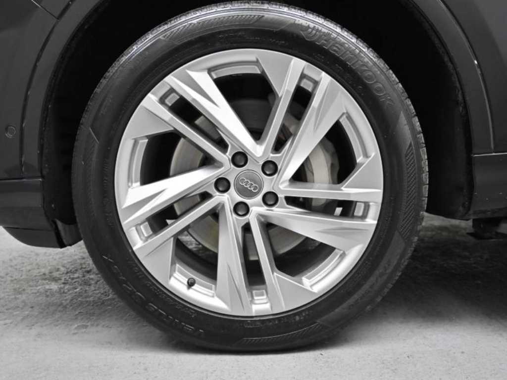 Audi Q7 — photo 06