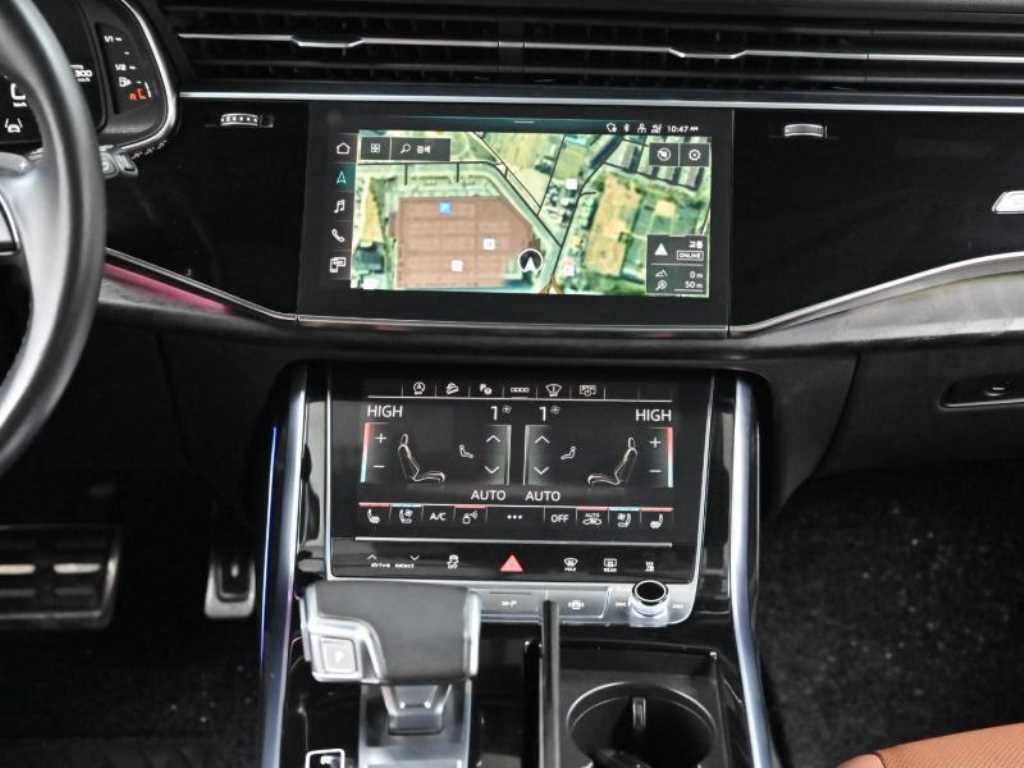 Audi Q7 — photo 15