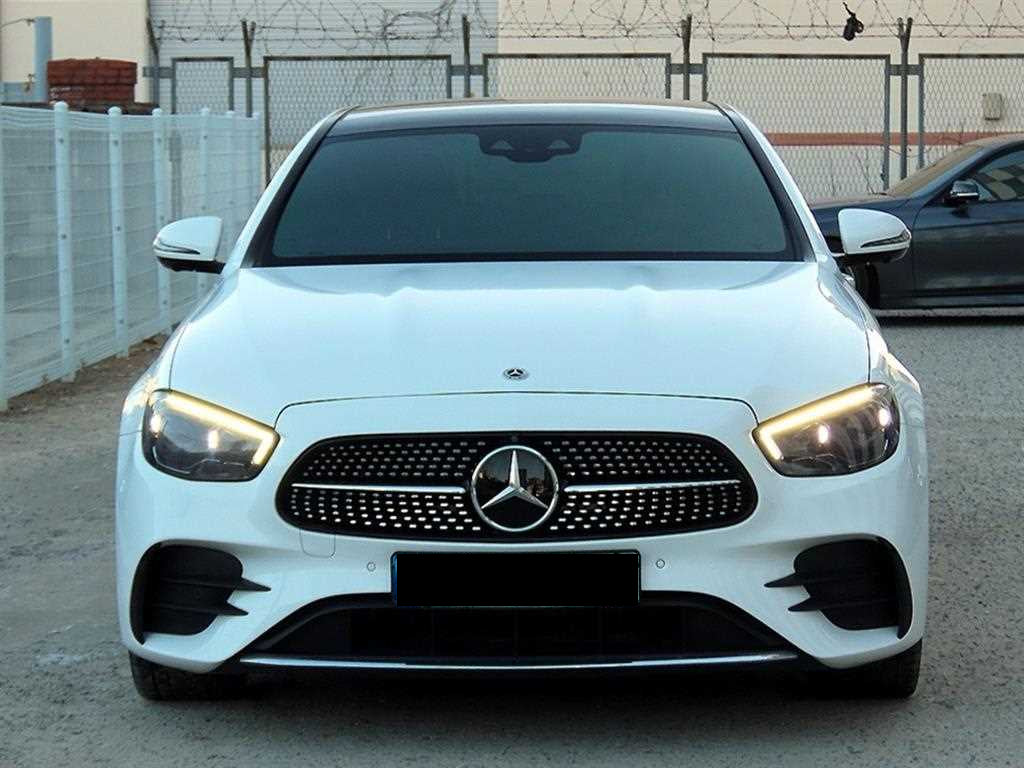 Mercedes-Benz E-Class — photo 01