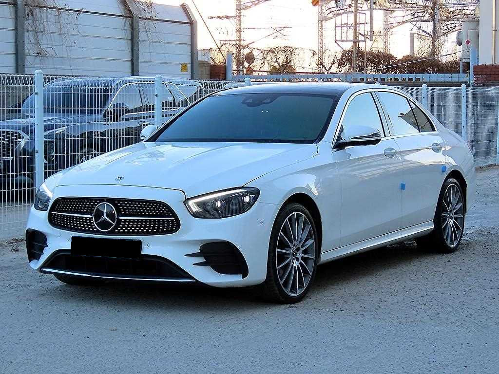 Mercedes-Benz E-Class — photo 02