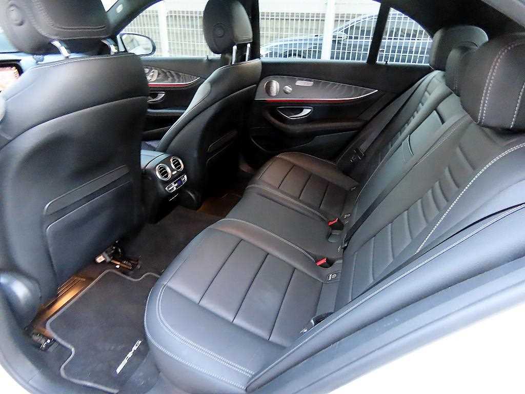 Mercedes-Benz E-Class — photo 06