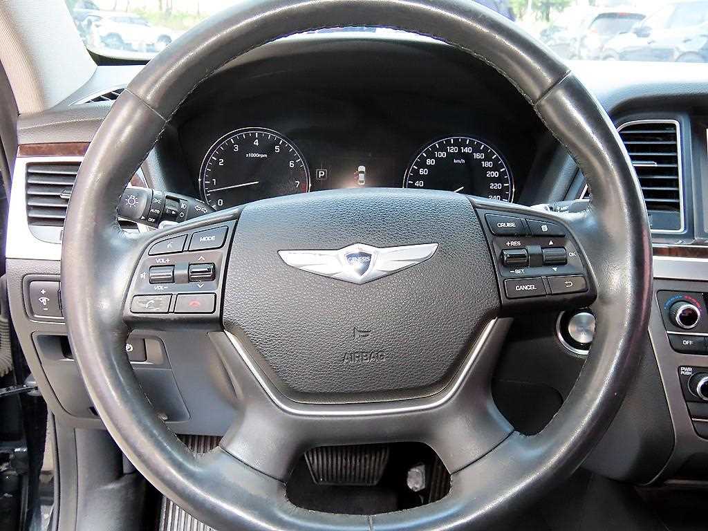 Hyundai Genesis — photo 08