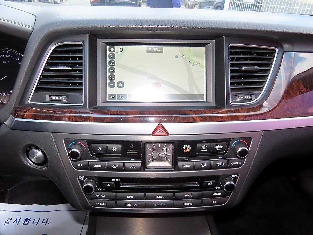 Hyundai Genesis — photo 14
