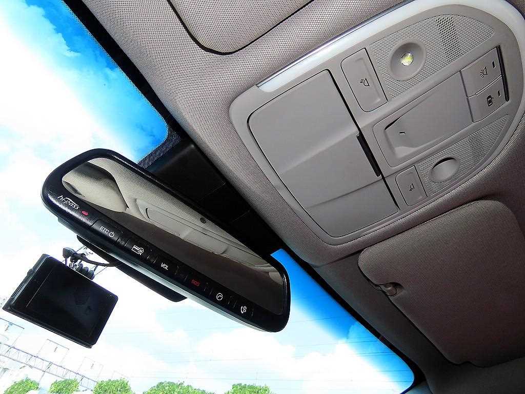 Hyundai Genesis — photo 16