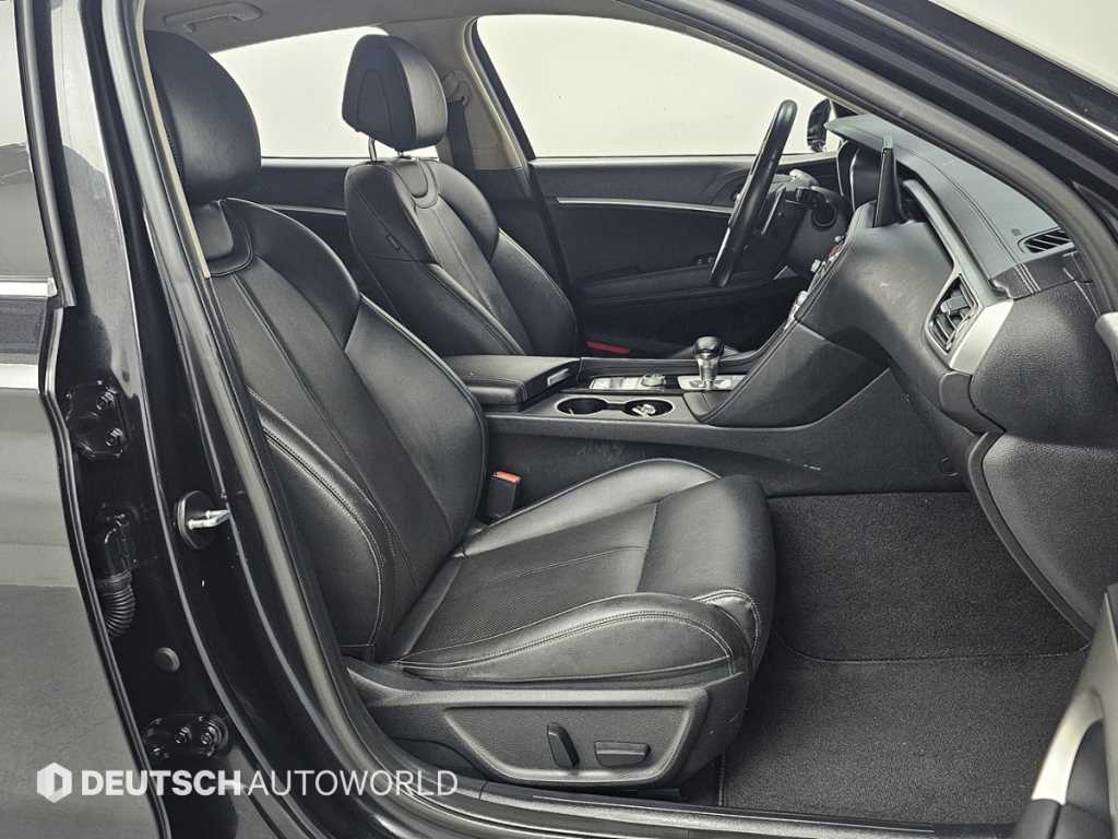 Genesis G70 — photo 10