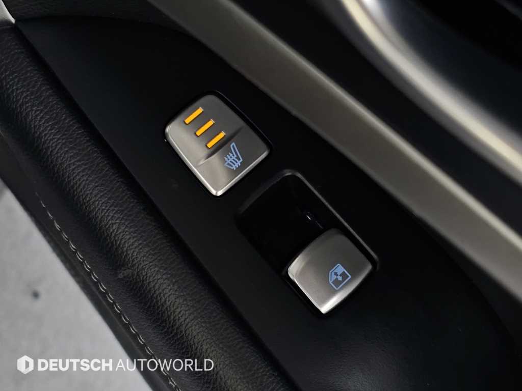 Genesis G70 — photo 16