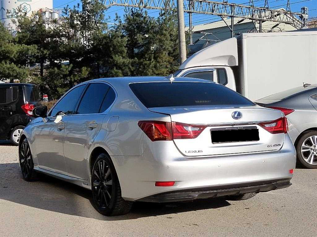 Lexus GS — photo 03