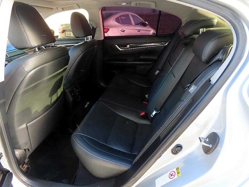 Lexus GS — photo 06
