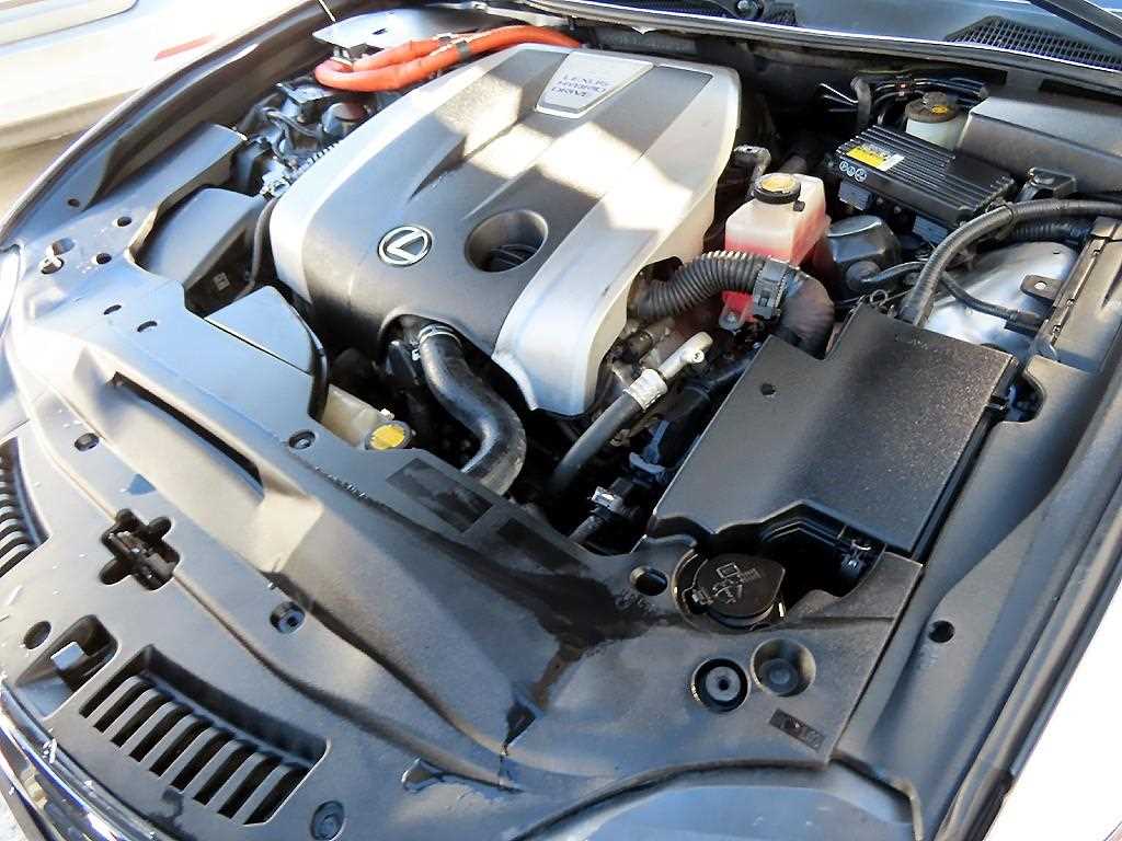 Lexus GS — photo 19