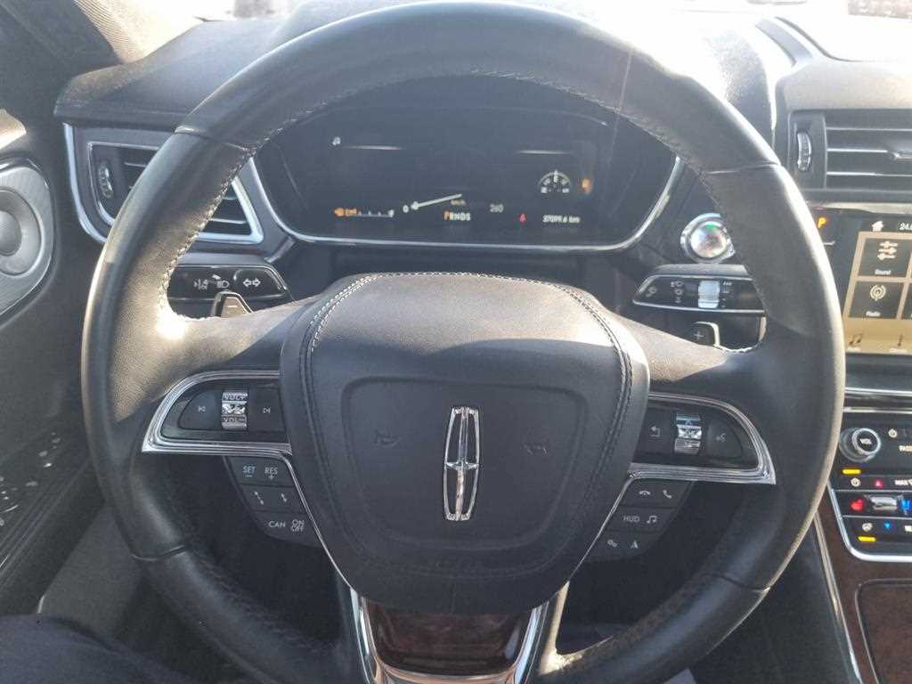 Lincoln Continental — photo 05