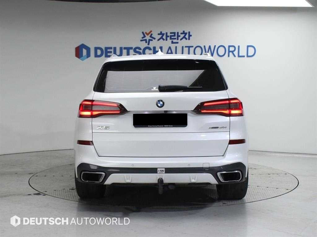 BMW X5 — photo 04