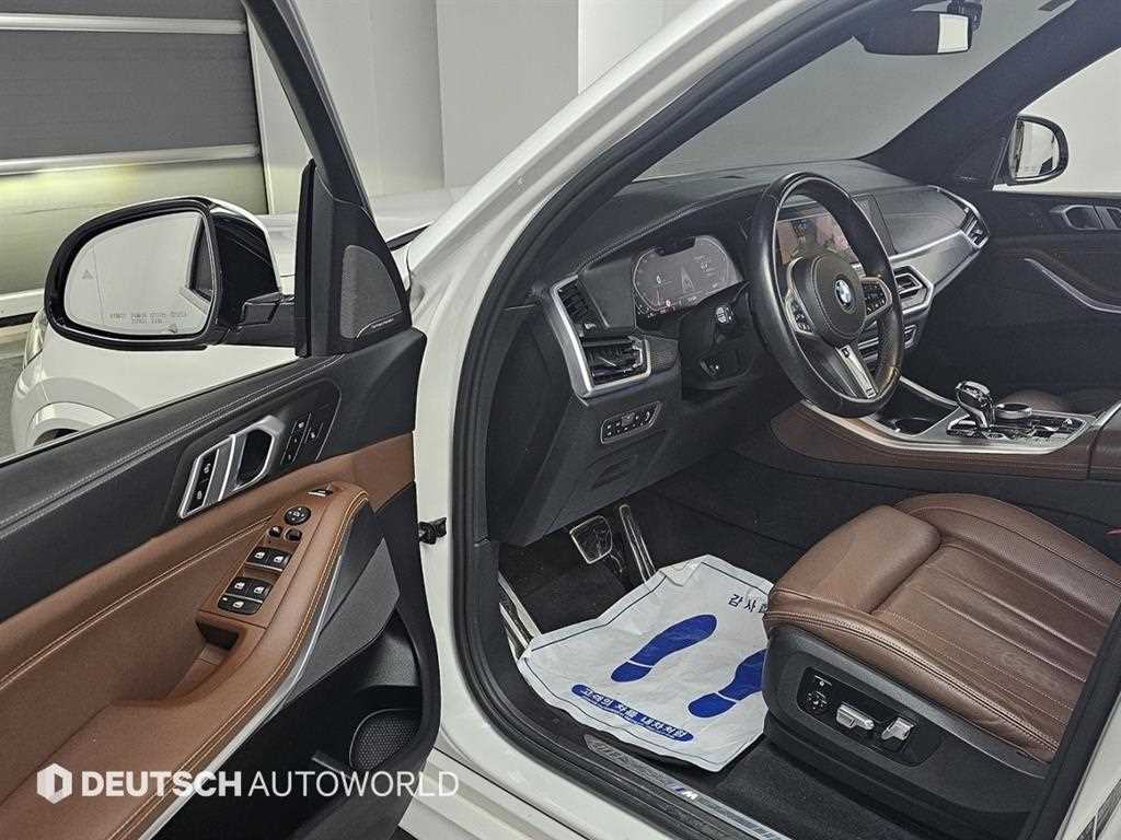 BMW X5 — photo 11