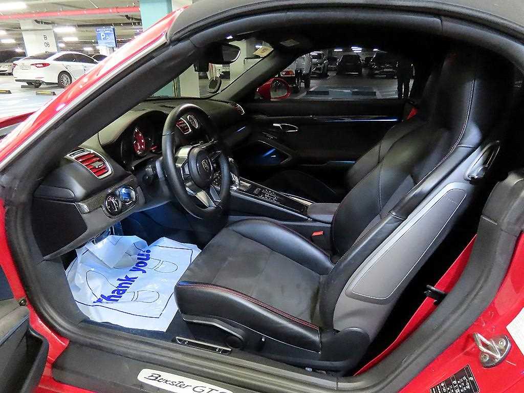 Porsche Boxster — photo 11