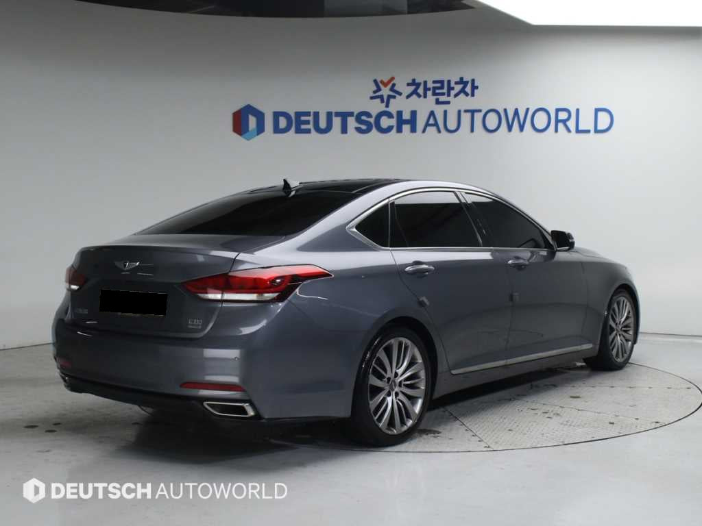 Hyundai Genesis — photo 02