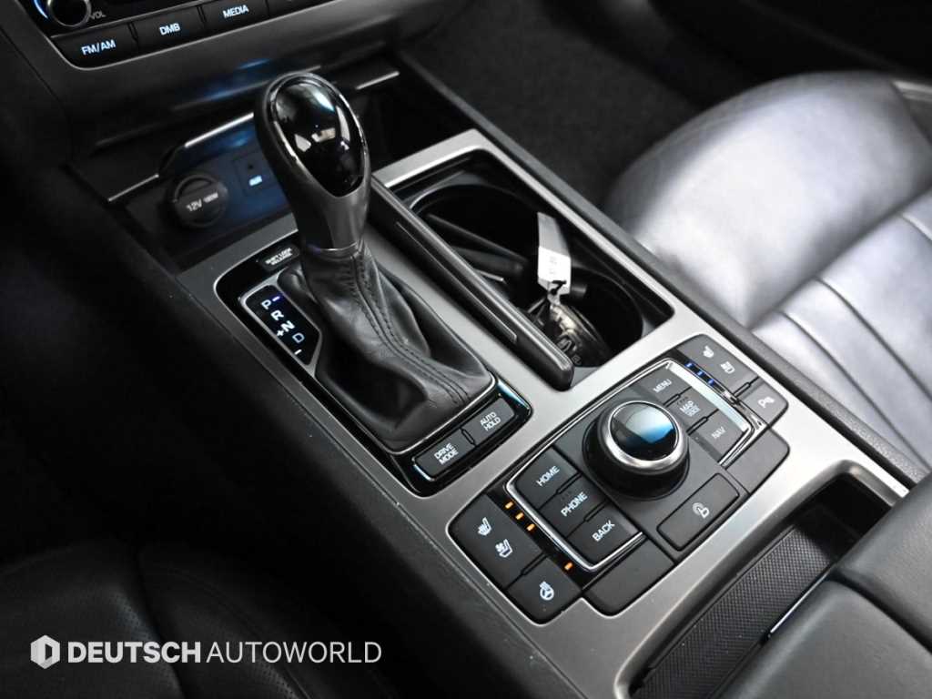 Hyundai Genesis — photo 09