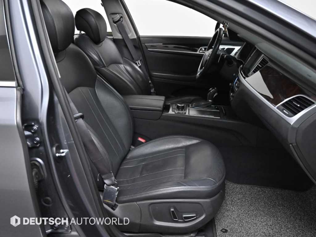 Hyundai Genesis — photo 10