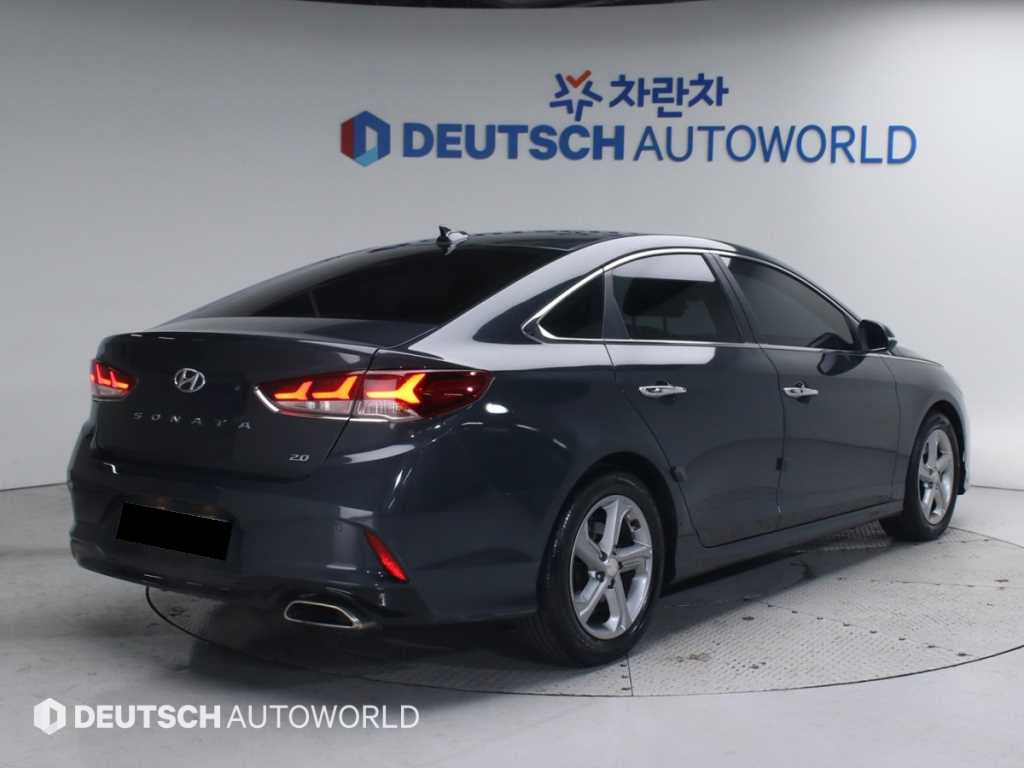Hyundai Sonata — photo 02