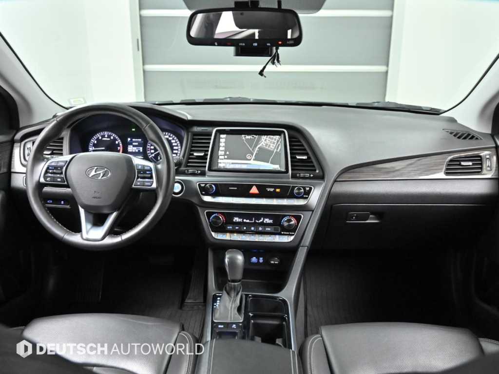 Hyundai Sonata — photo 07