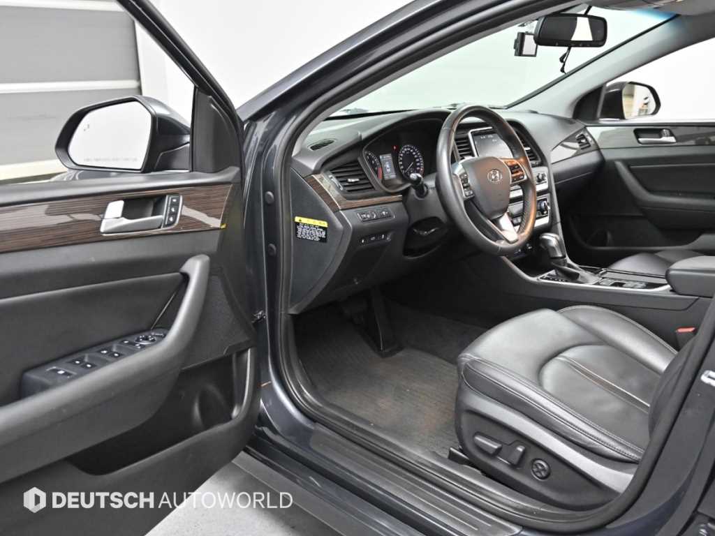Hyundai Sonata — photo 11