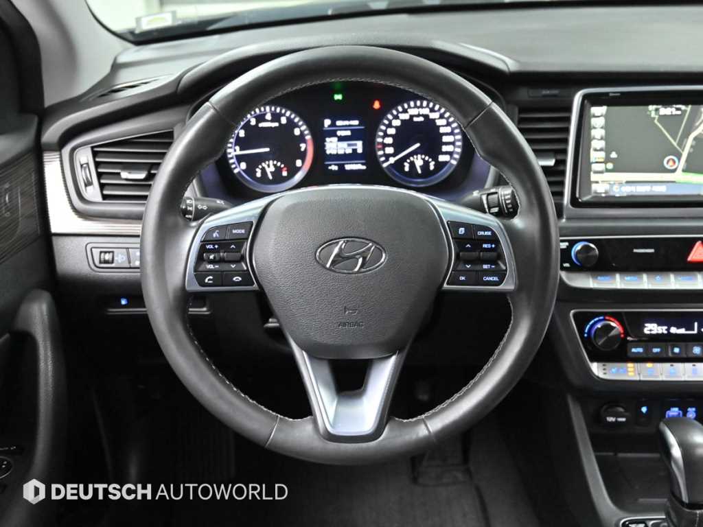 Hyundai Sonata — photo 13
