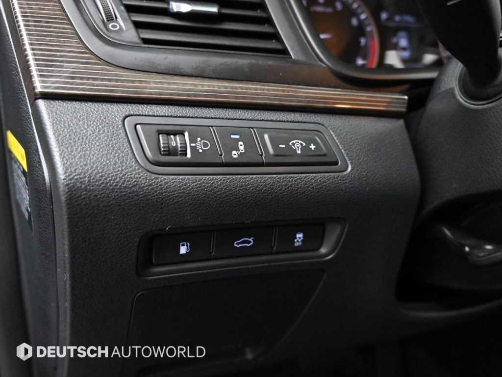 Hyundai Sonata — photo 16