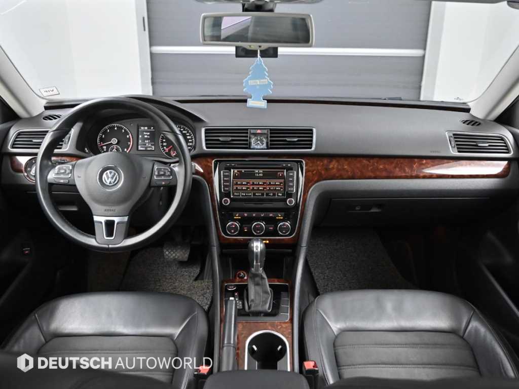 Volkswagen Passat — photo 07