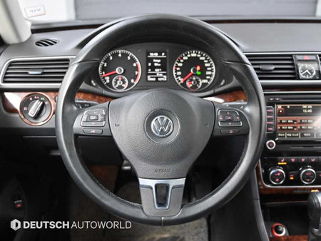 Volkswagen Passat — photo 13