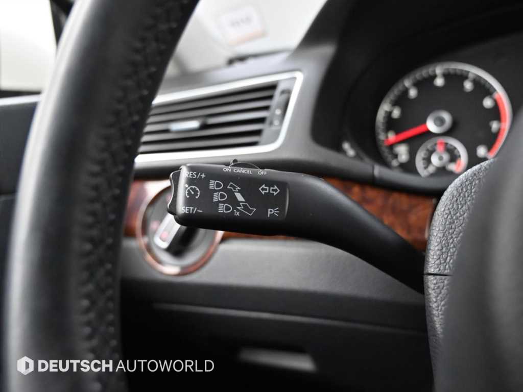 Volkswagen Passat — photo 18
