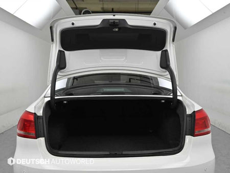 Volkswagen Passat — photo 20