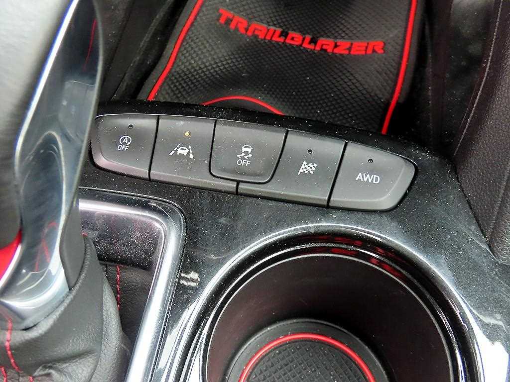 CHEVROLET Trailblazer — photo 12