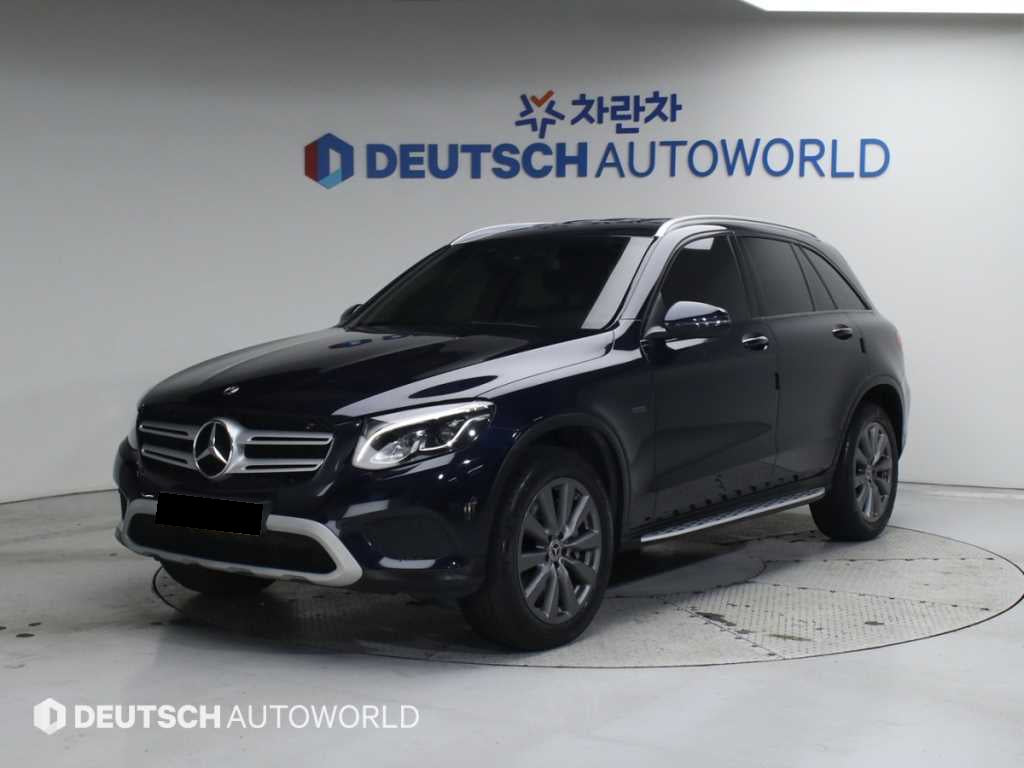 Mercedes-Benz GLC-Class — photo 01