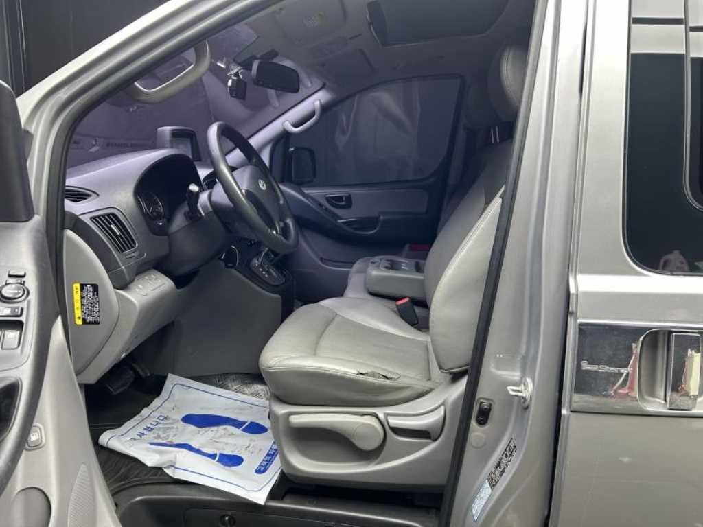 Hyundai Starex — photo 06