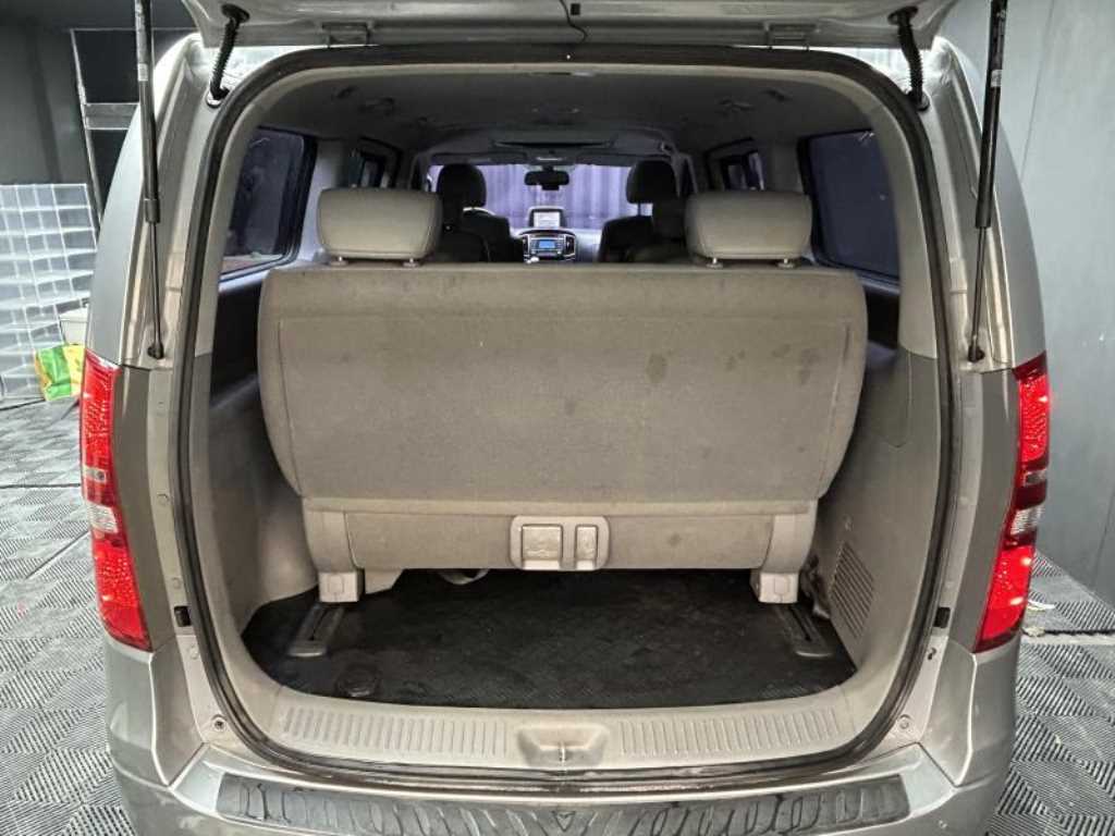 Hyundai Starex — photo 07