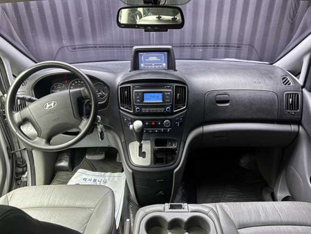 Hyundai Starex — photo 08