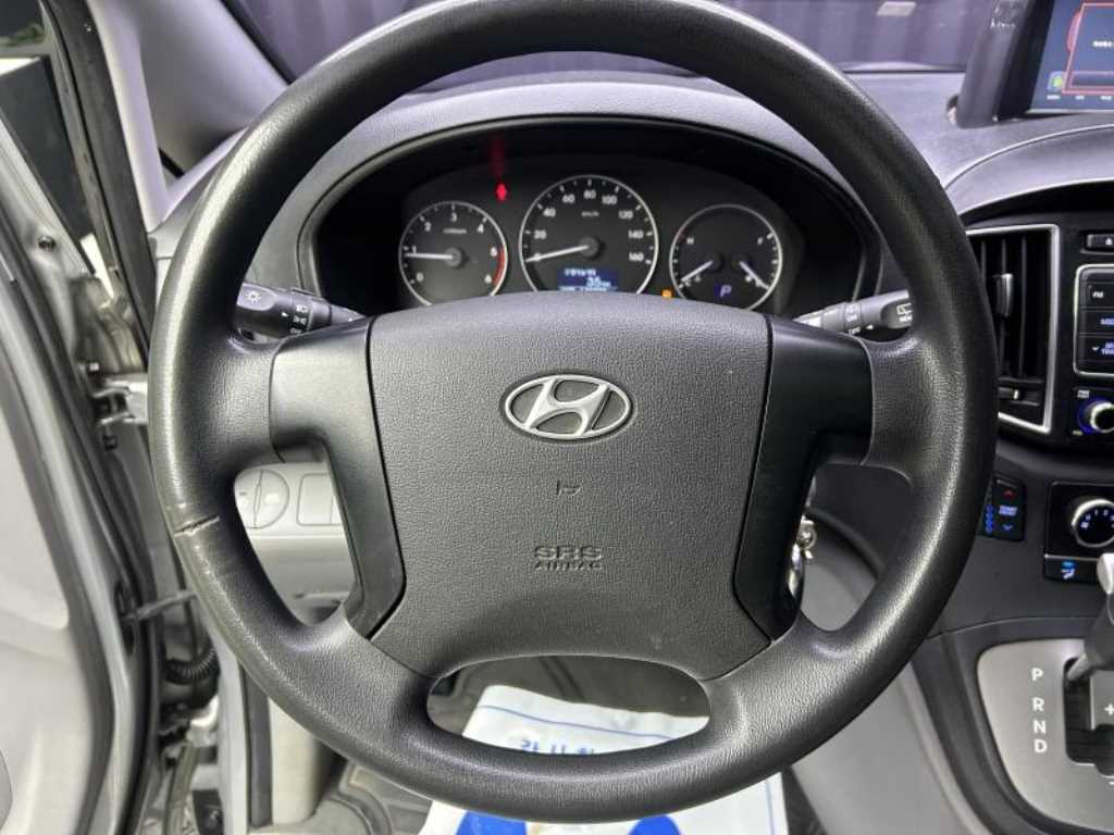 Hyundai Starex — photo 09