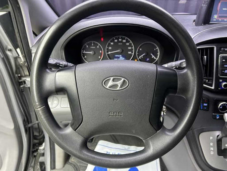 Hyundai Starex — photo 09