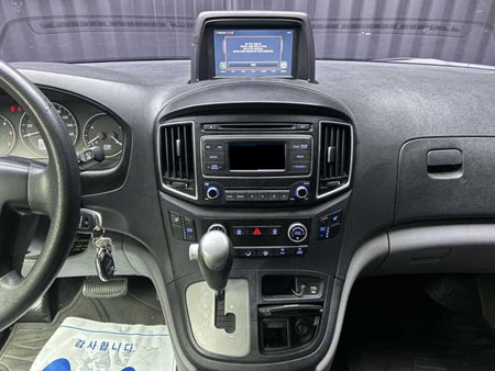 Hyundai Starex — photo 10