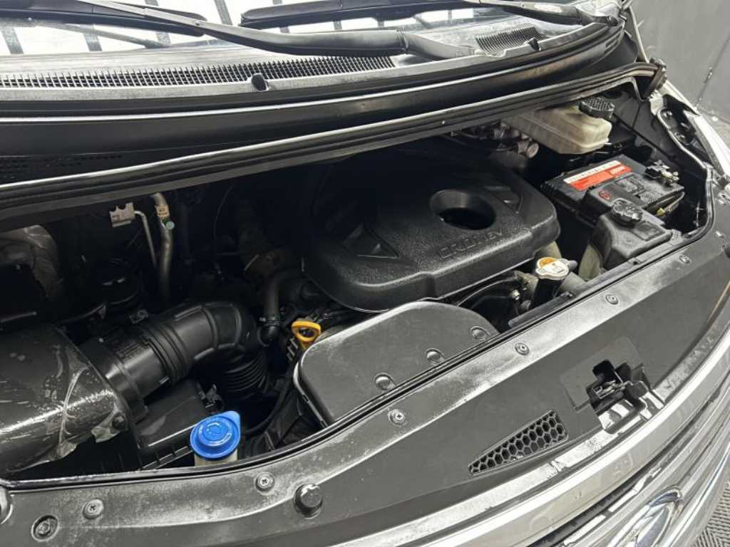 Hyundai Starex — photo 16