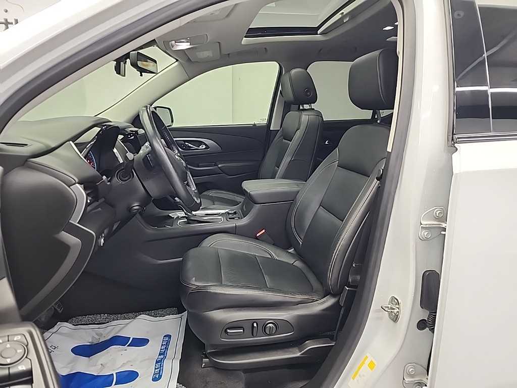 CHEVROLET Traverse — photo 11