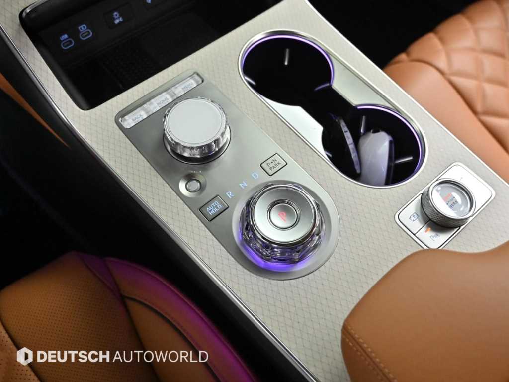 Genesis GV80 — photo 09