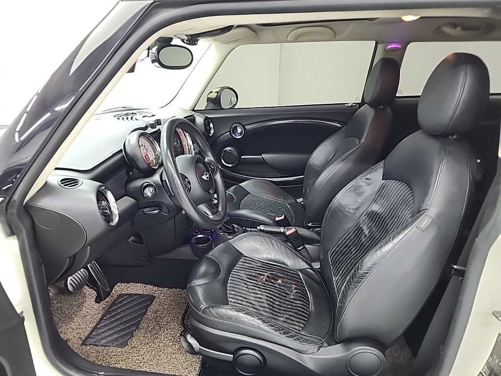 Mini Cooper — photo 11