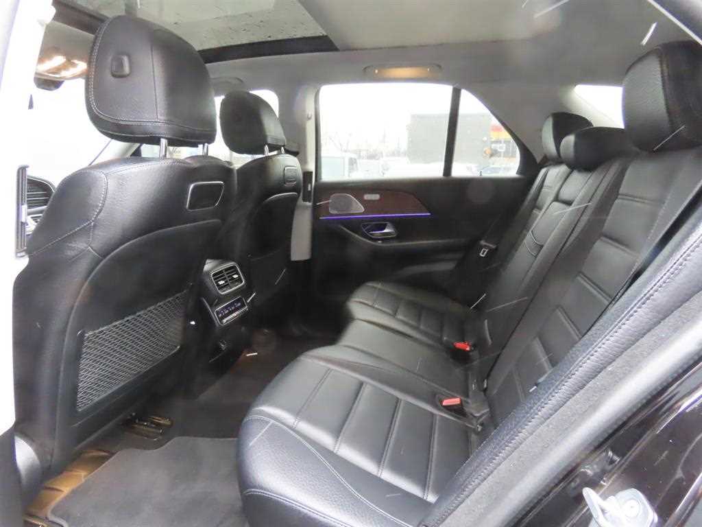 Mercedes-Benz GLE-Class — photo 09