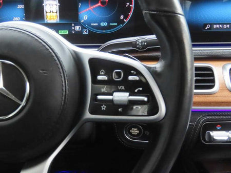 Mercedes-Benz GLE-Class — photo 13