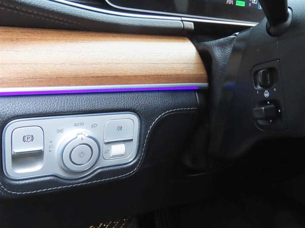 Mercedes-Benz GLE-Class — photo 16